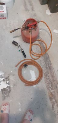 Газбалон для ремонта мягкой кровли