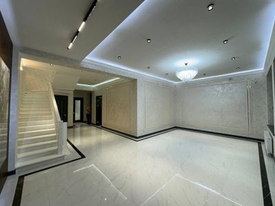 Sotuvda Evro Kottej 3 sotih remont Solomatina Yakkasaroy tumani