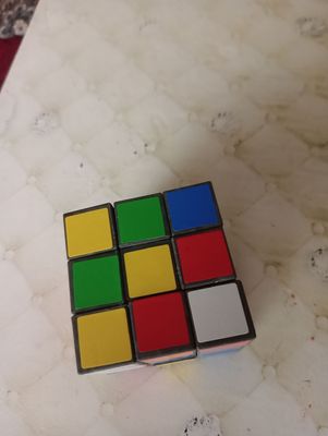 Kubik Rubik sotiladi