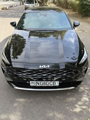 Kia k 8 sotiladi