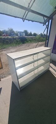 Stelaj sotiladi 150.000 sum
