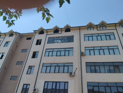 Квартира, кирпич,лифт есть,300 м²