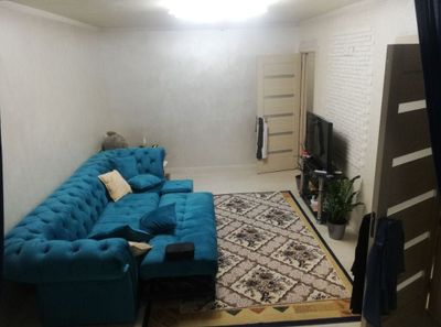 Чилонзор Мирзо Улугбек метроси ёнида болларга кв
