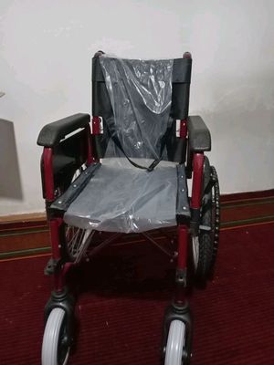 Nogironlar uchun möljallangan bolalar aravachasi