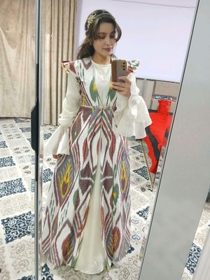 Faqat usti sotuvda, adras chopon