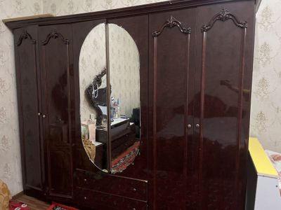 Спальный гарнитур