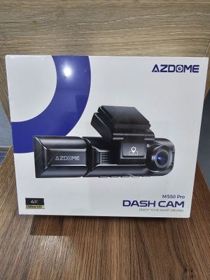 Видеорегистратор Azdome M550 Pro с 3 камерами, запечатанный.