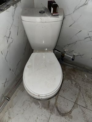 Продам новый унитаз не исползованный. 2 шт.