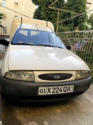 Ford courier sotiladi.