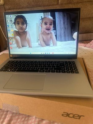 Notebook acer surochna sotiladi
