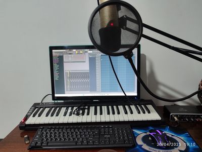 Studio sotiladi Komplet