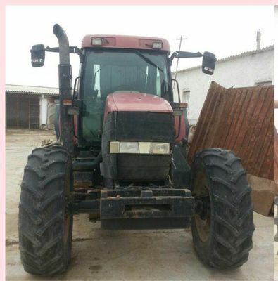 Traktor CASE MAX135