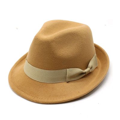 Шляпа Trilby Poète — намёк на стиль, не выкрик