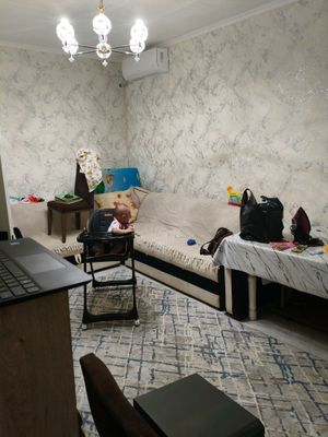 продается 2 комнатная квартира переделанная в 3-х.