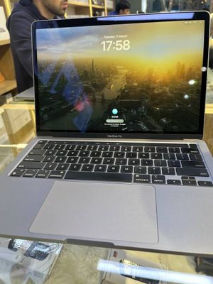 MACBOOK M1 PRO 2020 ideal holatda