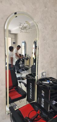 Sartaroshlar uchun 1 komplekt mebel