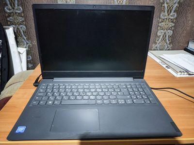 Noutbuk Lenovo v15-IGL