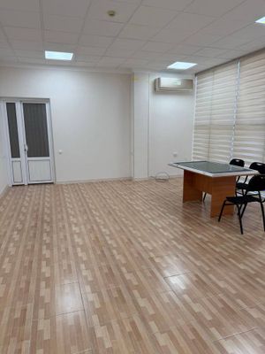 Аренда под офис 3 минут от метро Чиланзар Пустой 42м2 630$