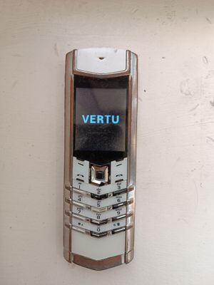 Vertu telefoni yaxshi ishlaydi