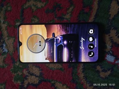 Продам телефон Mi 9 SE 8/128 . КАМЕРА НЕ РАБОТАЕТ!Остальное работает