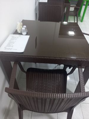 Продаётся качественные столы со стульями