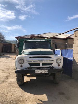Zil 1980 yil sotiladi