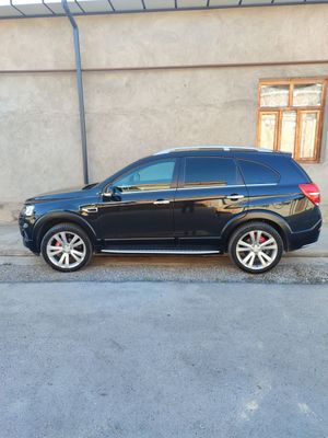 Captiva 3-4 qilingan. 2015 yil. Probegi 98500. Rangi qora.