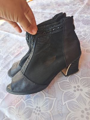 Ayollar kiyimi