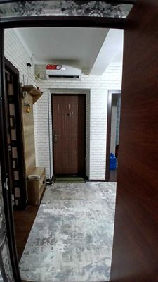 Navoiy,Ayraport hududida 3 xonali kvartira sotiladi.
