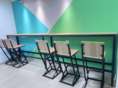 Loft dizaynda Uzun stol stul sotiladi!