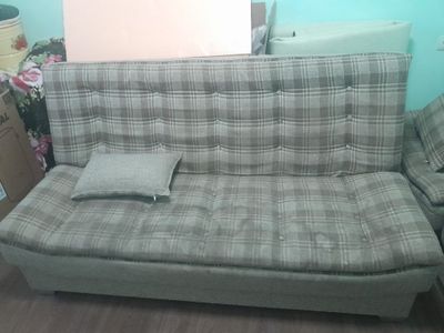 Mebel sotilad hichqat yirtlmagan spalin qasayam bolad kerslosiyam