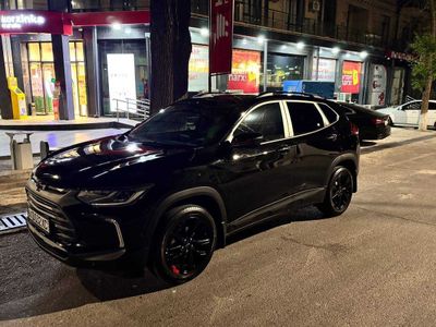 chevrolet tracker red line 2025
