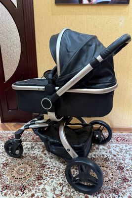 Продаёттся коляска 3 в 1: люлька, прогулочный блок и авто кресло!!!