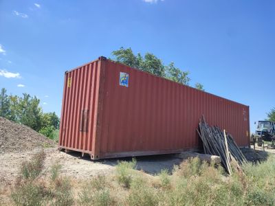 Konteyner sotiladi 12metrlik balandligi 290 sm. Holati alo