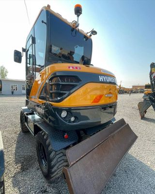 Ekskavator Hyundai HW60A 2021 yil sotiladi