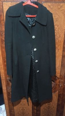 palto.  razmer 48. narxi: 50.000som