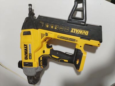 Продою гвоздизабивной пистолет dewalt 890