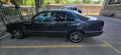 Продаю свою Mercedes 210 кузове 3,2 объём