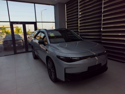 Leapmotor C16 Hybrid Silver..