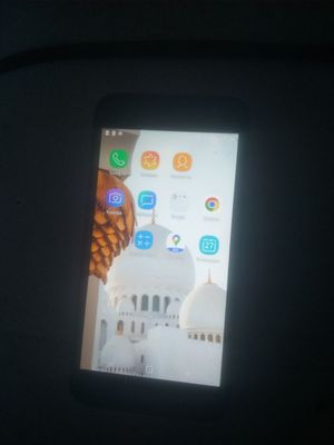 Продаётся телефон J2