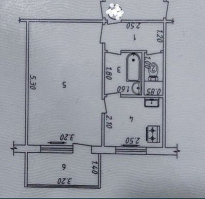 1/3/4 Ялангач тенисные корты. Балкон 1,5×3. Не торец. 33м².Без ремонта