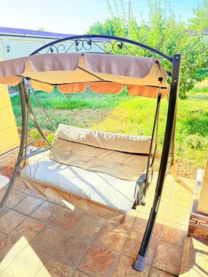 Продам 2 качели: каждая по 100$. Б/у.
