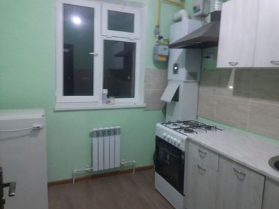 3 хоналик уй ижорага берилади