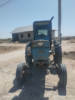 traktor sotiladi