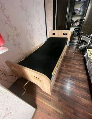 ПРОДАЕТСЯ ОРТОПЕДИЧЕСКАЯ КРОВАТЬ.