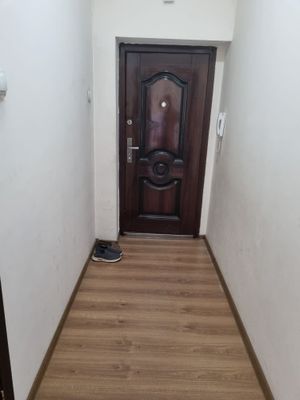 2 хонали квартира ижарага берилади. Сергели 6 а, 8 уй 44 кв