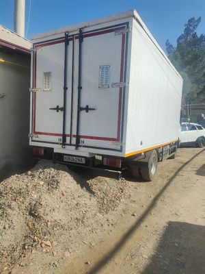 ISuzi afto mashinasi