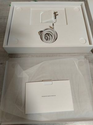 MacBook m2 air 13inch 8/256