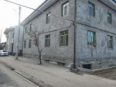Еппадром олим полвон чойхонанани оркасида уй сотилади