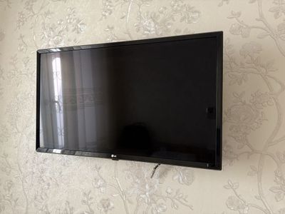 LG b/u tv 32 dyum
